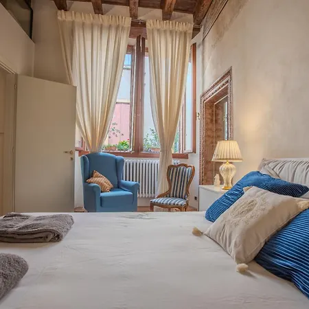 Luxury Con Affreschi Lägenhet