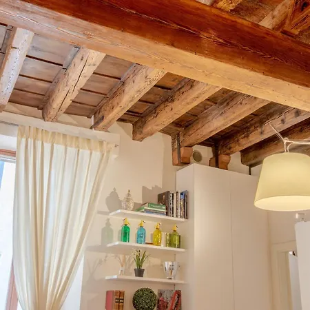 Lägenhet Luxury Con Affreschi Verona